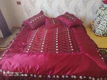 divan pokrival: Pərdə pakrivalla bir yerde satılır.cox az istifade olunub.perde təzə — 4