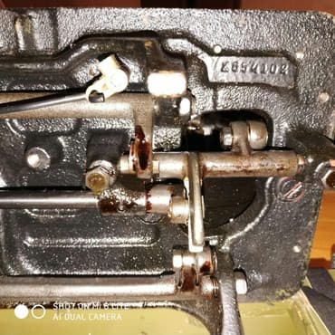 kohnə tikiş maşınları: 20ci eserden qalma qedimi tikis el masinidir.Tamamile islek — 6