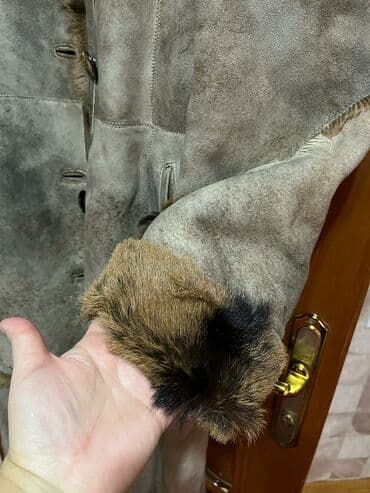 hicablı geyim: Dublenka. Seligeli geyinilib. vorotnik-tülküdür — 4