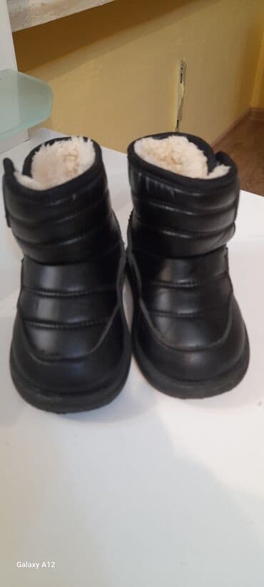 Uşaq üçün qış çəkmələri - Rəng: qara - Model: yüksək boğazlı, tikiş