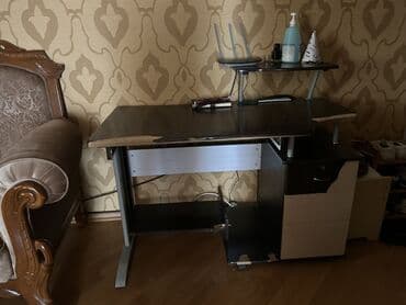 купить стол для компьютера: Kompüter masası, İşlənmiş, Açılmayan, Laminat, Künc masa — 2