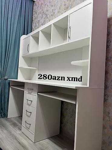 Ağ rəngli funksional iş masası və üst dolab dəsti. - Geniş iş səthi -