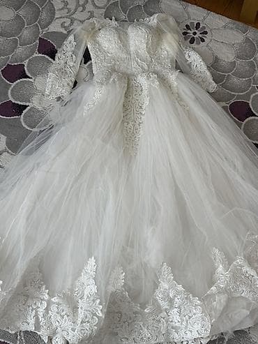Toy paltarları və aksesuarları: Nikah/gelinlik paltarı - Rəng: klassik ağ/ivori tonları - Siluet — 1