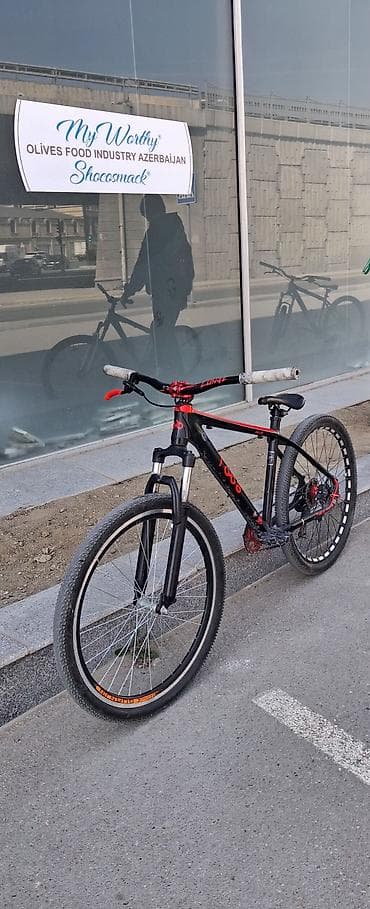 Dirt/Street tərzli dağ velosipedi - Rəng: qara-qırmızı dizayn -