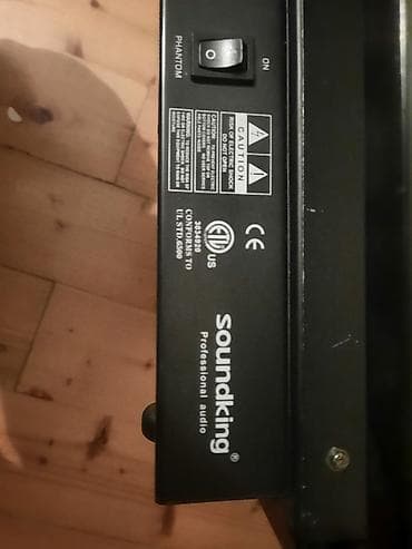 panasonic mx70 video mixer: Soundking AS1602BD 16 kanallı stereo səs mikseridir (mixing console) — 2