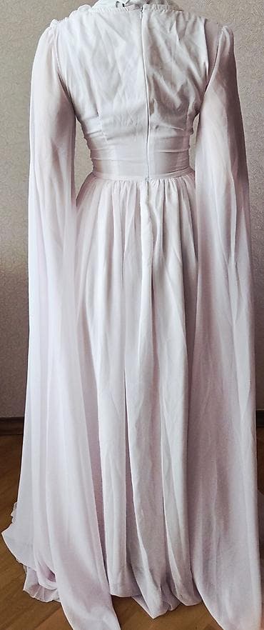 Zərif, uzun axıcı stildə pink - pudra ziyafət geyimi. - Rəng: açıq