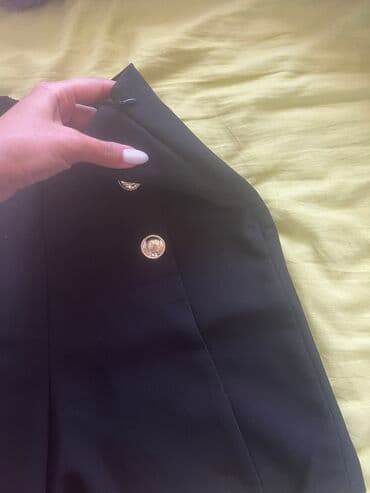 sort: Zara shortik. S razmer. Geyinilmeyib tezedir — 2