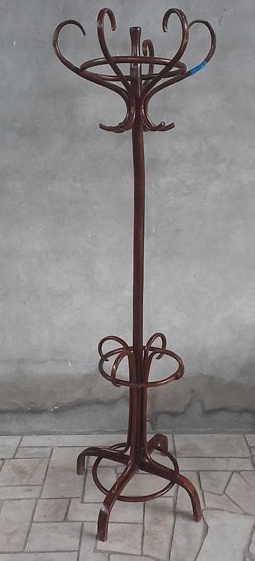 Qədimi taxta asılqan 6 gözlü, üstdəki 2 asılqanı sınıqdır 2m