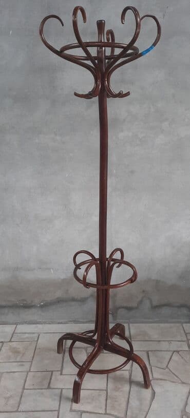 стоячая вешалка для одежды: Qədimi taxta asılqan 6 gözlü, üstdəki 2 asılqanı sınıqdır 2m — 1