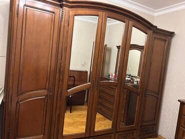 qapı kantı: Açılan, 5 qapı Şifonyer, Rumıniya — 1