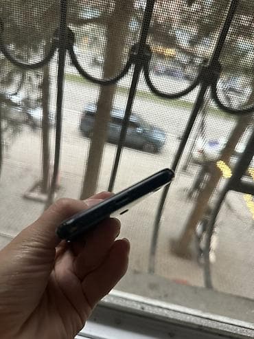 telefon iphone x: IPhone 7, Qara, Barmaq izi — 7