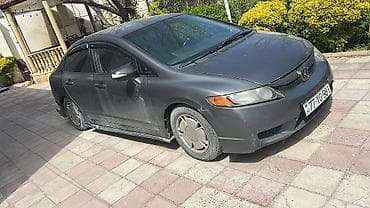 Продажа авто: Honda Civic: 1.8 л | Седан — 4
