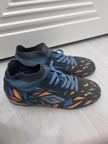 форма футбольная: Futbol uçun butsi ideal vəziyyətdədir orijinal Dugana halı saha üçün — 3