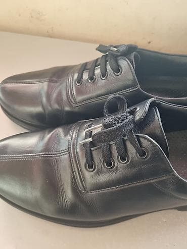 Təmiz dəri ayaggabi 
250 aznə alinib demək olar ki təzə galib — 2