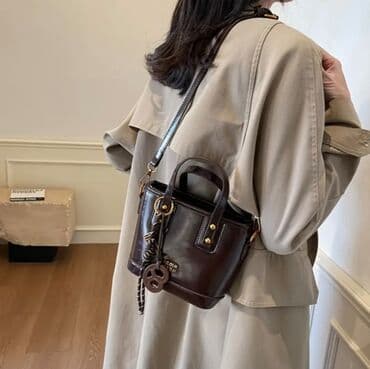 canta qadın: Canta Qehve reng. Yenidir . Ne qiymet yazilibsa odur. Basqa qiymete — 3