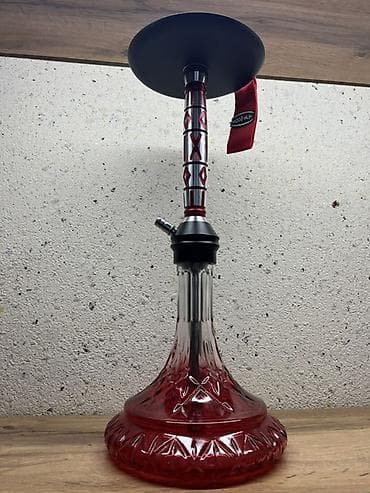 Nargilə – şıq dizaynlı, metal gövdəli və kəsim naxışlı şüşə kolbala -