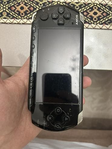 Sony PSP (PlayStation Portable) əl konsolu – qara rəng. Nəyə