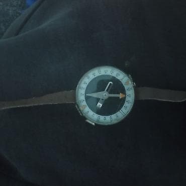 Измерительные приборы: Bilək kompası - Korpus: dairəvi metal gövdə, şüşə göstərici pəncərəsi — 1