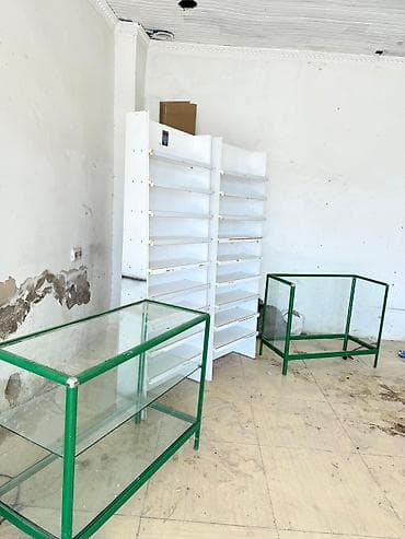 eynək vitrin: Mağaza vitrini. qiymət hamsina aiddir - Şüşə vitrin masası: yaşıl — 1