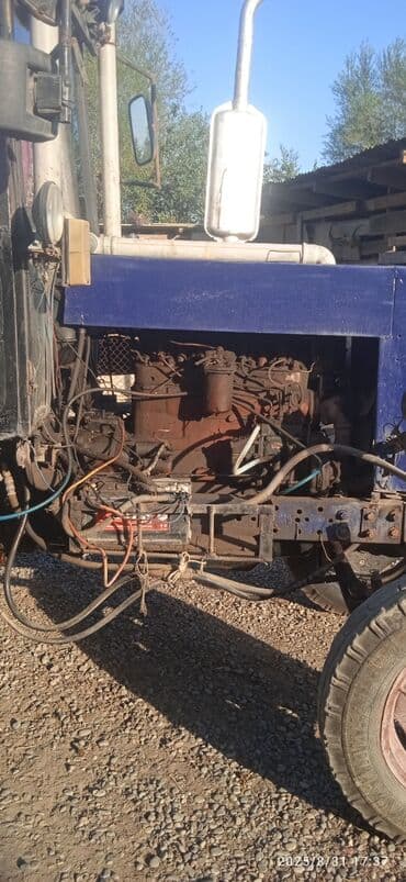 qazel yük masinlari satisi: MTZ Belarus traktoru - Korpus və kabina: Tam ölçülü kabina, günəşə — 2