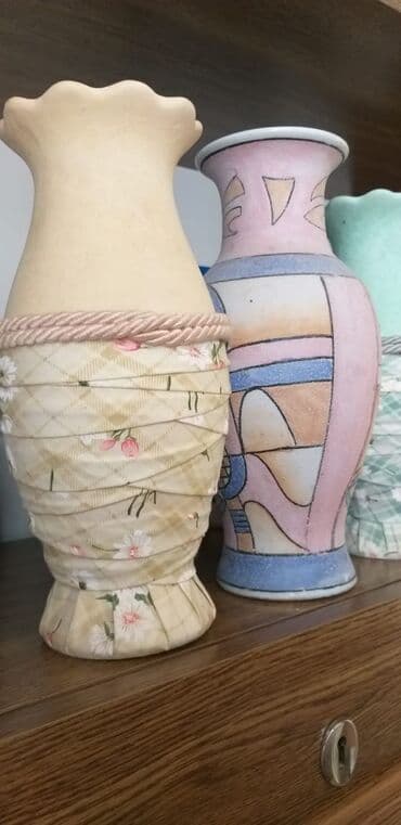 dekorativ gullər: Guldanlar 3 eded her biri 25man . 3 de alinarsa endirim olacaq — 4