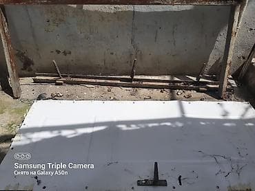 1 ədəd dəmir qapı satılır üzünü 1.90 eni 80