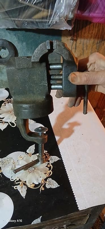 Payalniklər, lehim aparatları: Balaca mengene islenmisdir — 2