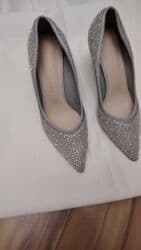 1 dəfə toya geyinilibdi.Baha alinibdi.30 manata satilir.37