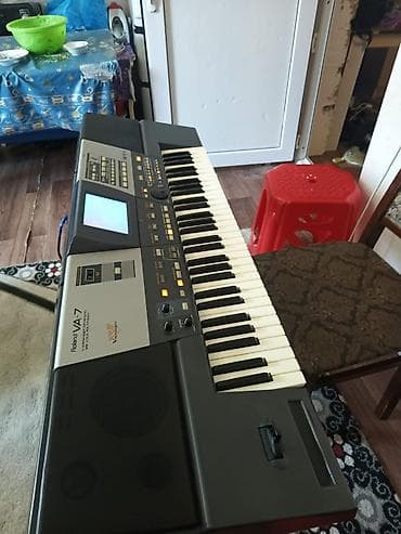 real gitara: Roland VA-7 aranjor sintezator - Model: Roland VA-7 (V-Arranger — 2