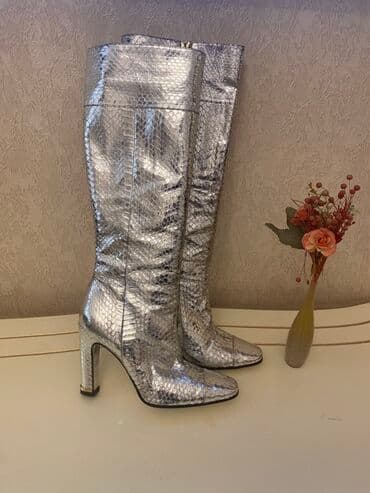 çəkmə: Gümüşü rəngdə dizə qədər qadın çəkmələri - Brend: Dolce & Gabbana — 1