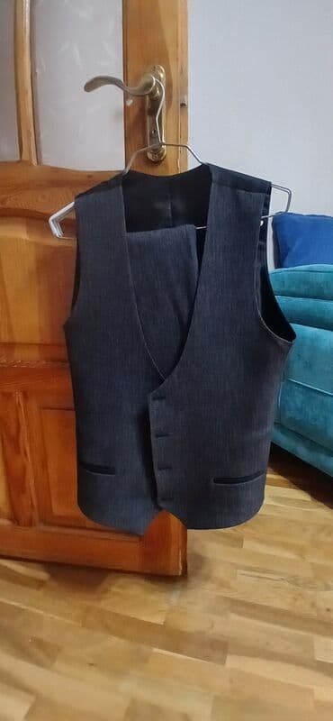 kişi ucun klassik qara kostyum: Kostyumlar — 2