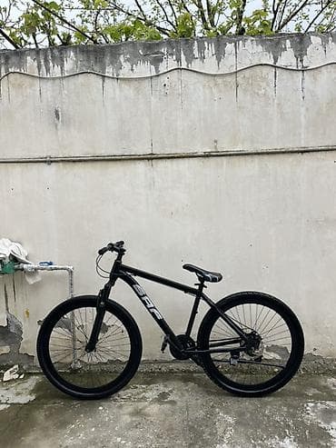 SRF dağ velosipedi – 29 düym Xüsusiyyətlər: - Çərçivə: yüngül