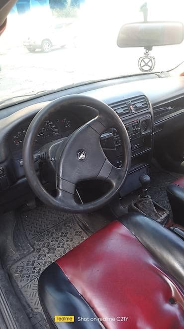 Opel Vectra: 1.7 l | Sedan — 4