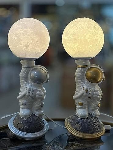dekor lampalar: Kosmonavt temalı masa lampası – Ay formanlı işıq kürəsi - Dizayn — 1