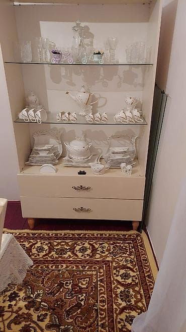 usdul usdol: Masa və oturacaqlar — 7