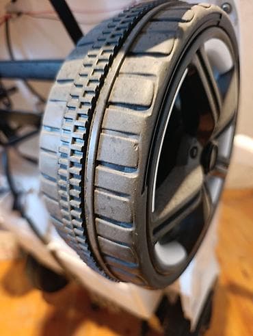 Uşaq üçün elektrikli miniatür avtomobil - Korpus: ağ rəngli sport