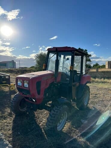 купить профессиональную кофемашину в баку: Belarus 422.1 traktor - 4x4 (ön arxa aparıcı), kabinalı model - — 2
