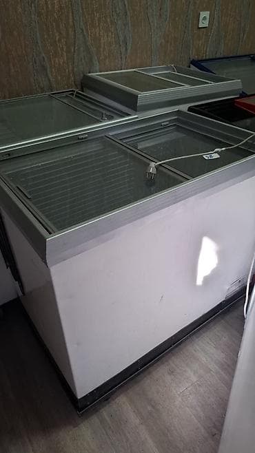 Şüşəli dondurucu