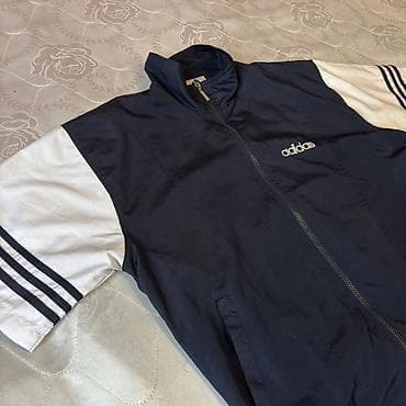 yun koftalar: Adidas qısaqol yüngül idman gödəkçəsi - Model: qısaqol, tam ön — 3