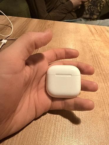 sesguclendirici: Apple AirPods (3-cü nəsil) simsiz qulaqcıq - Dizayn: Qısa “stem”li — 7