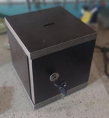 boş kasa: Taxta ianə/qutu sandığı – kilidli - Material: qalın kontrplak/taxta — 1