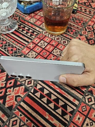 samsung en ucuz telefon: Samsung Galaxy S24, 128 GB, rəng - Ağ, Barmaq izi, İki sim kartlı, Face ID — 4