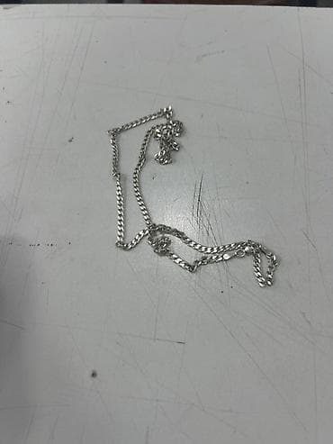 qizil sep kisi ucun: Gümüş rəngli zəncir boyunbağı - Klassik “Curb/Cuban” tipli zəncir — 1
