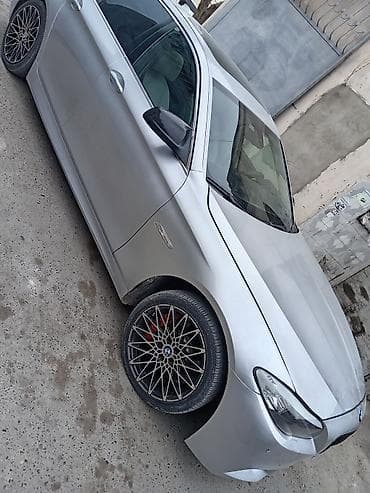 bmw f10 nece masindi: BMW 5 Seriyası F10 sedan – gümüşü rəng Xarici: - M paket üslublu ön — 4