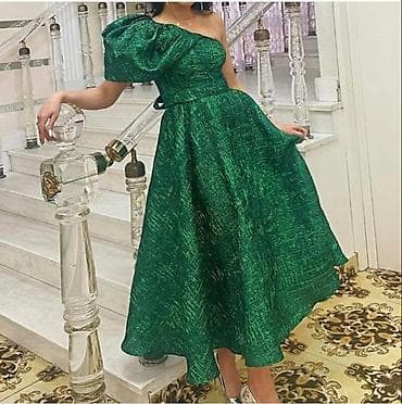 Zümrüd-yaşıl rəngdə, bir çiyinli, midi/ankle uzunluğunda ziyafət donu lalafo.az -da Zümrüd-yaşıl rəngdə, bir çiyinli, midi/ankle uzunluğunda ziyafət donu