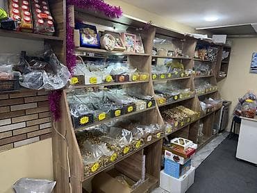 Rəf vitrinləri: Quru meyvə və şirniyyat mağazası üçün vitrin və rəf sistemi - — 4