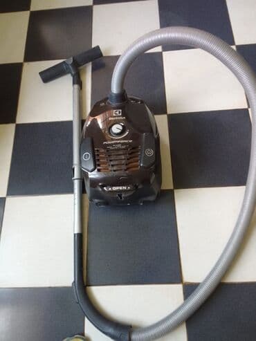 сдать бытовую технику на запчасти: Tozsoran Electrolux, Quru təmizləmə, Ünvandan götürmə — 2