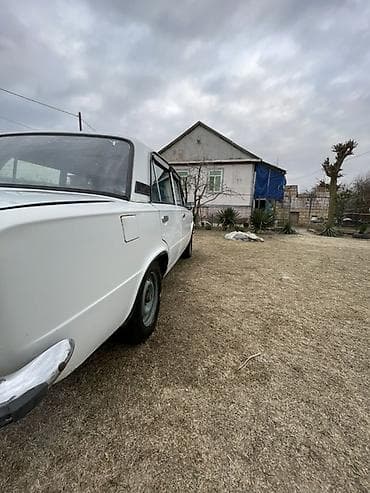 mercedes ml 350: Model: VAZ 2101 “Jiquli” Kuzov: sedan, 4 qapı Rəng: ağ Yanacaq: benzin — 4