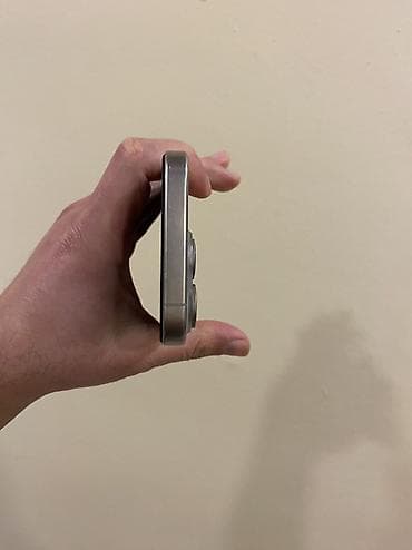 ssd hard disk: IPhone 15 Pro, 128 GB, Natural Titanium — 5