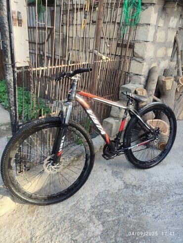 çənə rezini: VISTA dağ velosipedi - Rəng: qara/qırmızı-gümüş qrafika - Çərçivə — 2